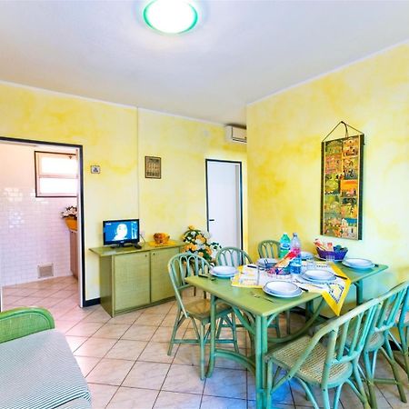 Glicini Lägenhet Bibione Exteriör bild