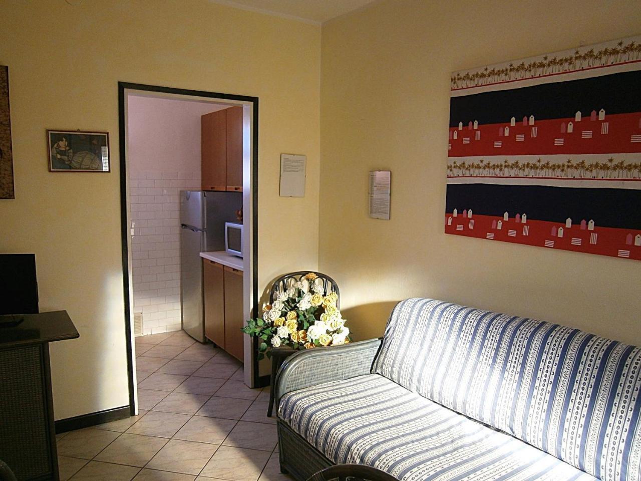 Glicini Lägenhet Bibione Exteriör bild